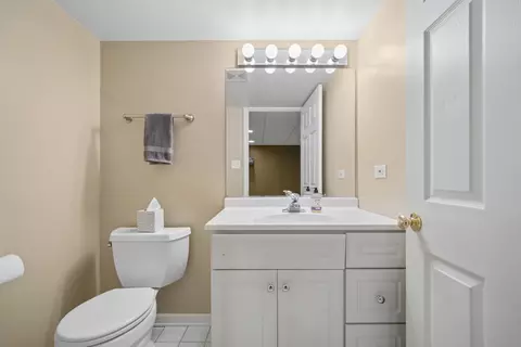 Bath - 2105 Bent Tree Dr, Geneva, IL 60134 photo 4 of 4
