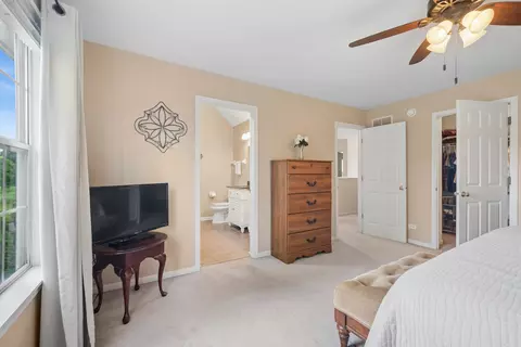 Bedroom - 2105 Bent Tree Dr, Geneva, IL 60134 photo 2 of 5