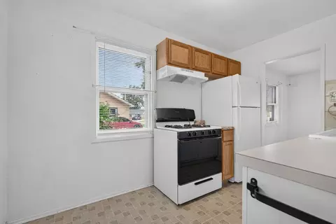 Kitchen - 1814 Inner Circle Dr, Crest Hill, IL 60403 photo 6 of 6