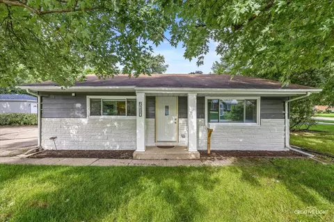 5130 Williams St, Downers Grove, IL 60515