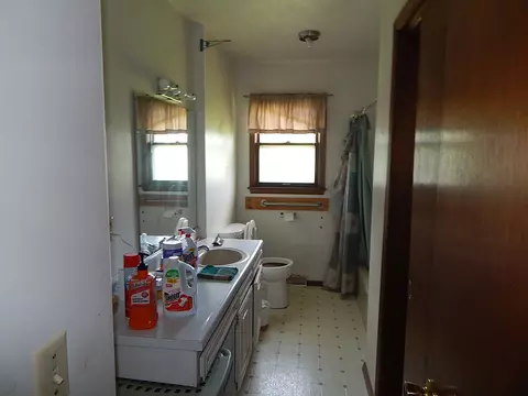 Bath - 109 E 6th St, Sherrard, IL 61281 photo 2 of 2