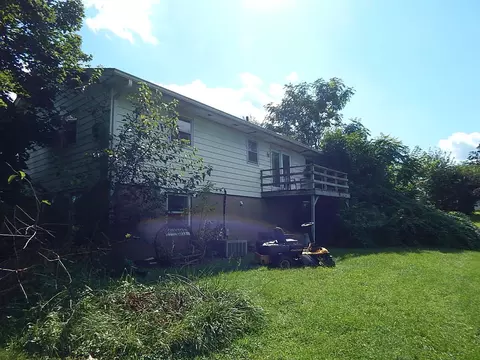 Exterior - 109 E 6th St, Sherrard, IL 61281 photo 2 of 4