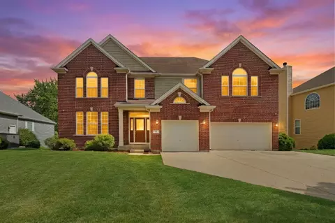 1015 Timber Lake Dr, Antioch, IL 60002