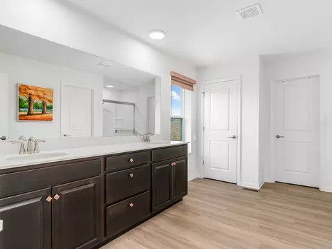 Bath - 16143 S Lake View Rd, Plainfield, IL 60586 photo 1 of 4