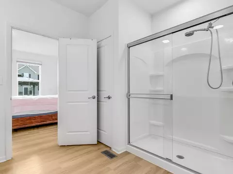Bath - 16143 S Lake View Rd, Plainfield, IL 60586 photo 4 of 4