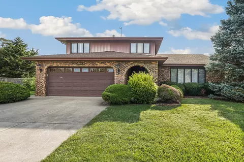 10917 Circle Ct, Palos Hills, IL 60465