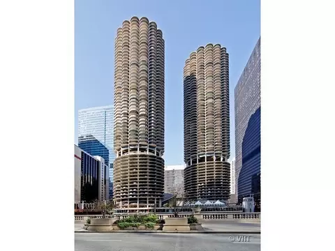 300 N State St #4810, Chicago, IL 60654