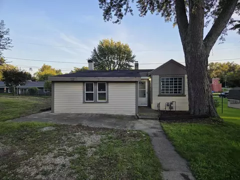 7301 Chippewa Dr, Wonder Lake, IL 60097