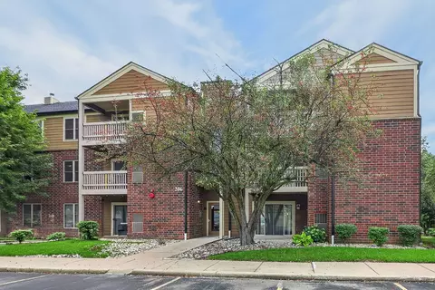 206 Glengarry Dr #208, Bloomingdale, IL 60108
