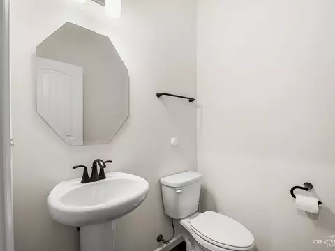 Bath - 12764 S Nicholas Dr, Plainfield, IL 60585 photo 1 of 3