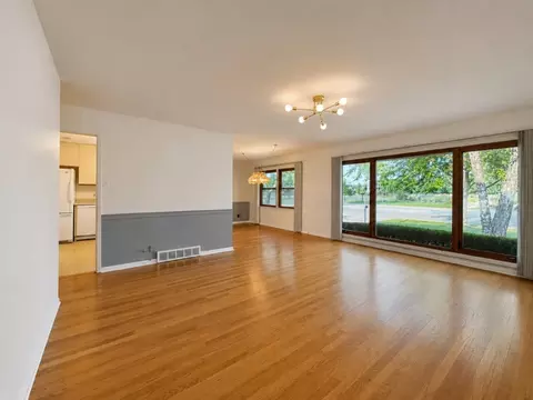 Living - 124 Harlem Ave, Glenview, IL 60025 photo 2 of 3
