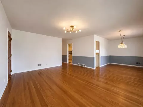 Living - 124 Harlem Ave, Glenview, IL 60025 photo 3 of 3