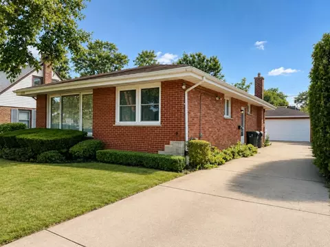 Exterior - 124 Harlem Ave, Glenview, IL 60025 photo 2 of 4