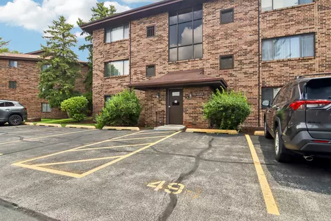 9555 Southwest Hwy #1S, Oak Lawn, IL 60453