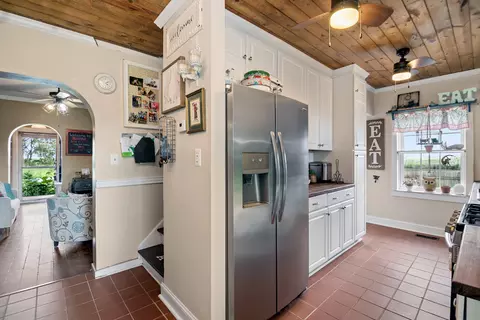 Kitchen - 4085 N 1800e Rd, Herscher, IL 60941 photo 2 of 3