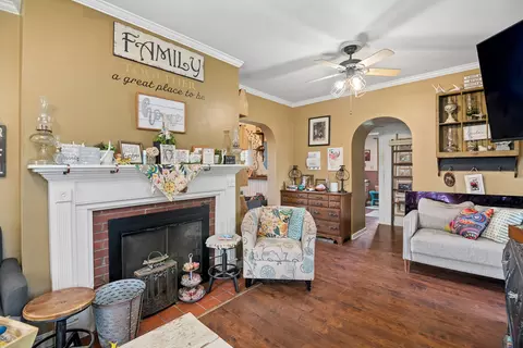 Living - 4085 N 1800e Rd, Herscher, IL 60941 photo 1 of 4