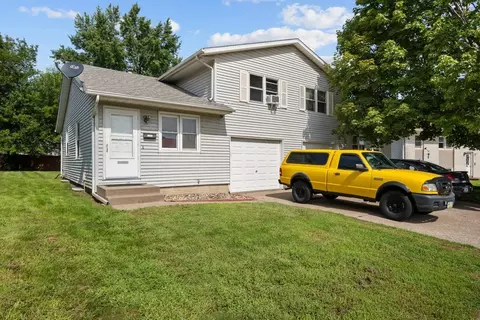 3020 N Michigan Ave, Davenport, IA 52804