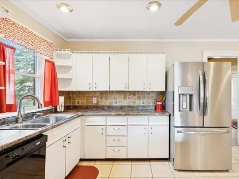 Kitchen - 2311 12th St, Moline, IL 61265 photo 3 of 4