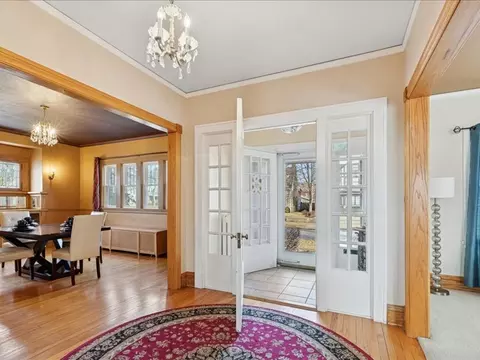 Entry Way - 2311 12th St, Moline, IL 61265 photo 2 of 9