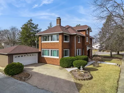 Exterior - 2311 12th St, Moline, IL 61265 photo 5 of 12