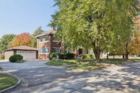 Exterior - 2311 12th St, Moline, IL 61265 photo 6 of 12