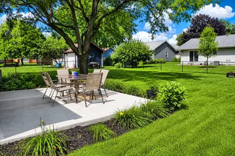 Exterior - 705 Edgelawn Dr, Plano, IL 60545 photo 3 of 4
