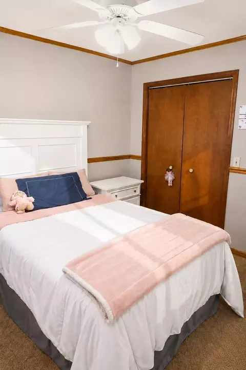 Bedroom - 705 Edgelawn Dr, Plano, IL 60545 photo 2 of 4