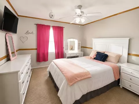 Bedroom - 705 Edgelawn Dr, Plano, IL 60545 photo 1 of 4