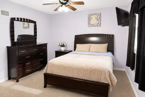 Bedroom - 705 Edgelawn Dr, Plano, IL 60545 photo 3 of 4