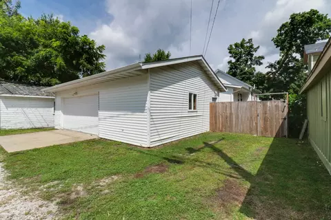 Exterior - Undisclosed, Bloomington, IL 61701 photo 9 of 11