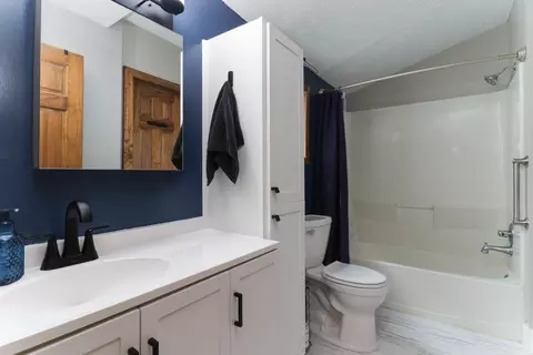 Bath - Undisclosed, Bloomington, IL 61701 photo 1 of 1