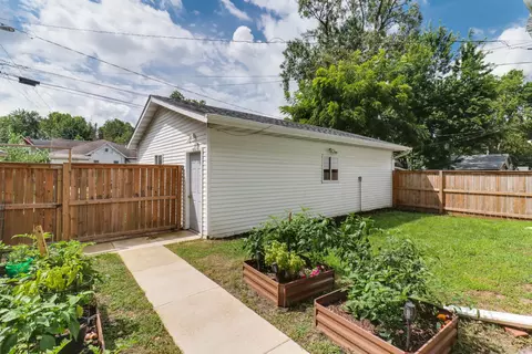 Exterior - Undisclosed, Bloomington, IL 61701 photo 4 of 11