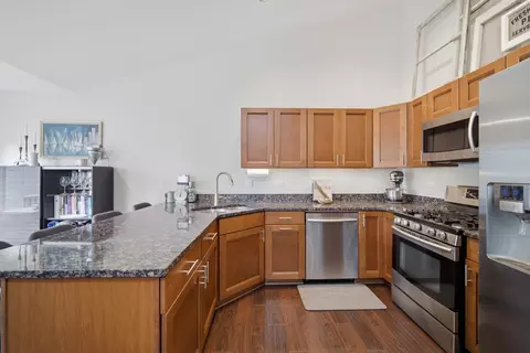 Kitchen - 2017 Jeffrey Ln #2017, Elgin, IL 60123 photo 1 of 3