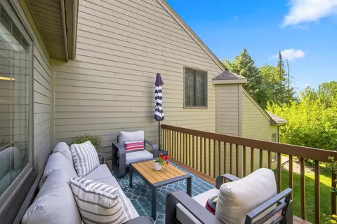 Exterior - 2017 Jeffrey Ln #2017, Elgin, IL 60123 photo 2 of 5