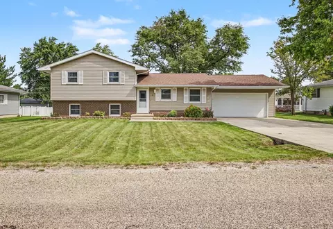 10 Imperial Dr, Streator, IL 61364