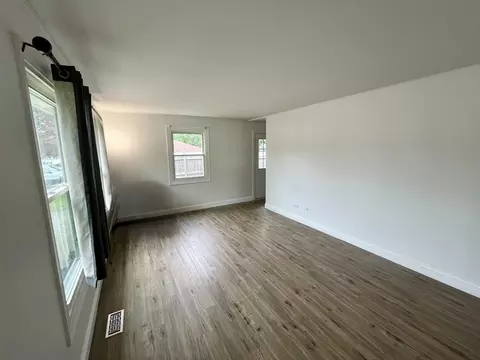 Living - 3603 Kirchoff Rd, Rolling Meadows, IL 60008 photo 3 of 3