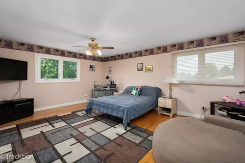 Bedroom - 9 S434 Allison Ct, Willowbrook, IL 60527 photo 1 of 2