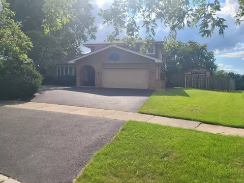 Exterior - 9 S434 Allison Ct, Willowbrook, IL 60527 photo 5 of 6
