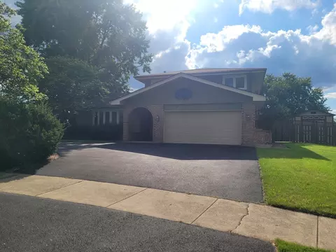 Exterior - 9 S434 Allison Ct, Willowbrook, IL 60527 photo 6 of 6