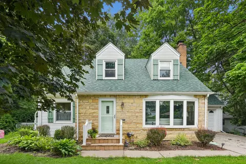 701 Spruce Ct, Davenport, IA 52803