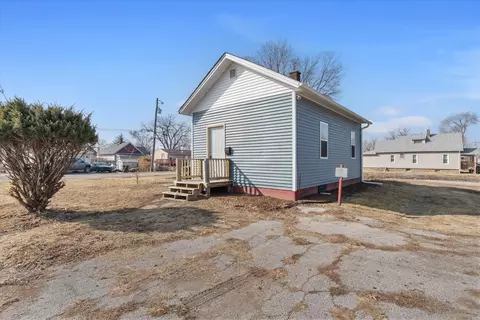 621 7th Ave, Rock Island, IL 61201