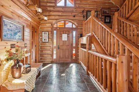 Entry Way - 2317 Paulson Rd, Harvard, IL 60033 photo 1 of 2