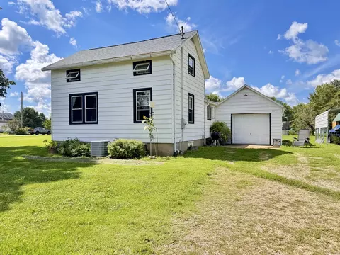 Exterior - 1285 Hickory St, Eldena, IL 61324 photo 1 of 3