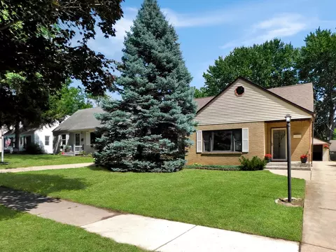 1007 Luther Ave, Rockford, IL 61107