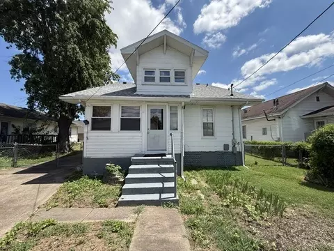 Exterior - 805 S 14th St, Herrin, IL 62948 photo 6 of 6