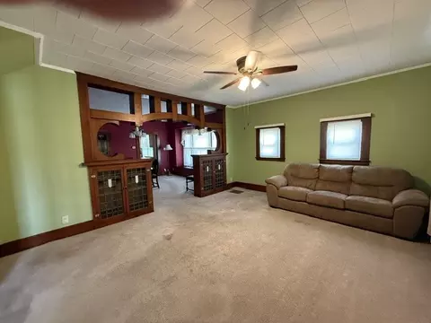 Living - 805 S 14th St, Herrin, IL 62948 photo 1 of 3