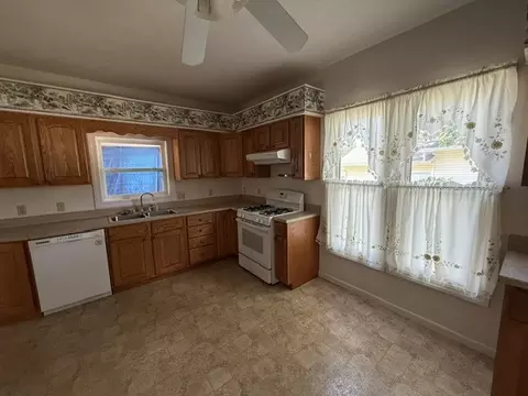 Kitchen - 805 S 14th St, Herrin, IL 62948 photo 2 of 2