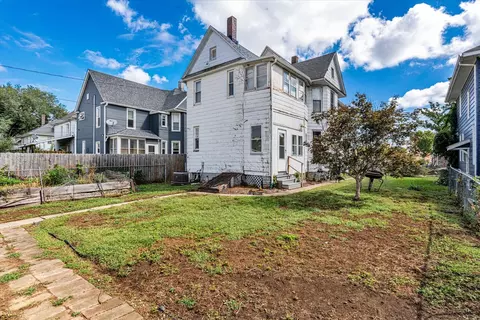 Exterior - 1435 10th St, Moline, IL 61265 photo 6 of 12