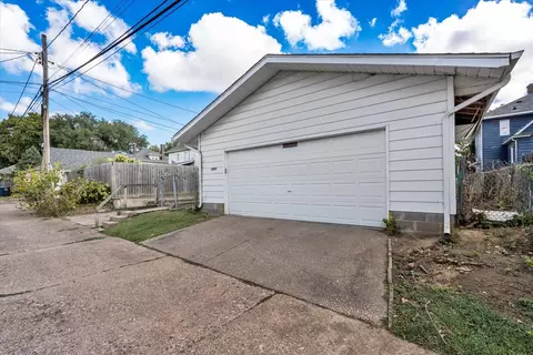 Exterior - 1435 10th St, Moline, IL 61265 photo 12 of 12