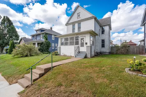 Exterior - 1435 10th St, Moline, IL 61265 photo 1 of 12